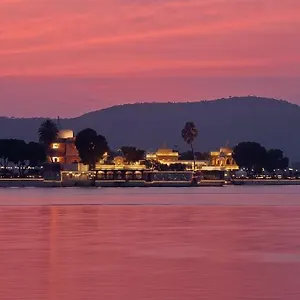Jagmandir Island Palace - Grand Heritage 5*, Udaipur India